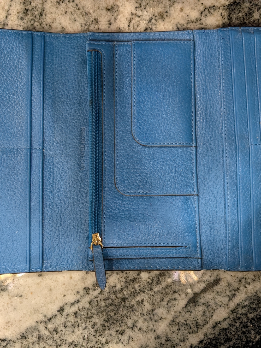 Michael Kors Brooke Hobo Shoulder Bag w/Matching Wallet & More! You Get 6 PIECES - Picture 14 of 16